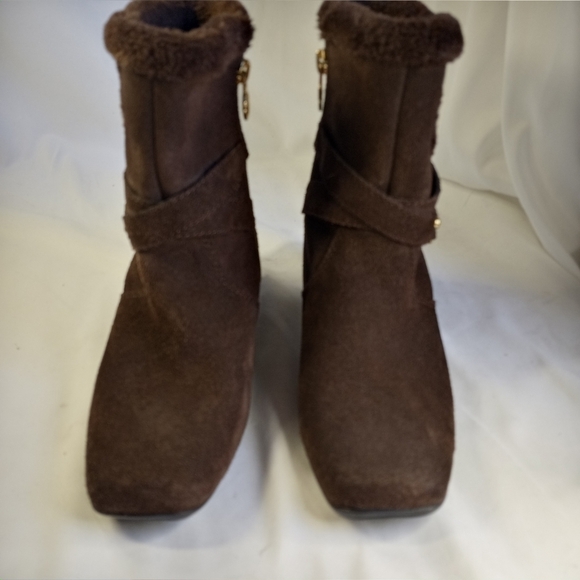 ANNE Klein Brown Suede Ankle Boots Women's Size 7.5 - Picture 6 of 10